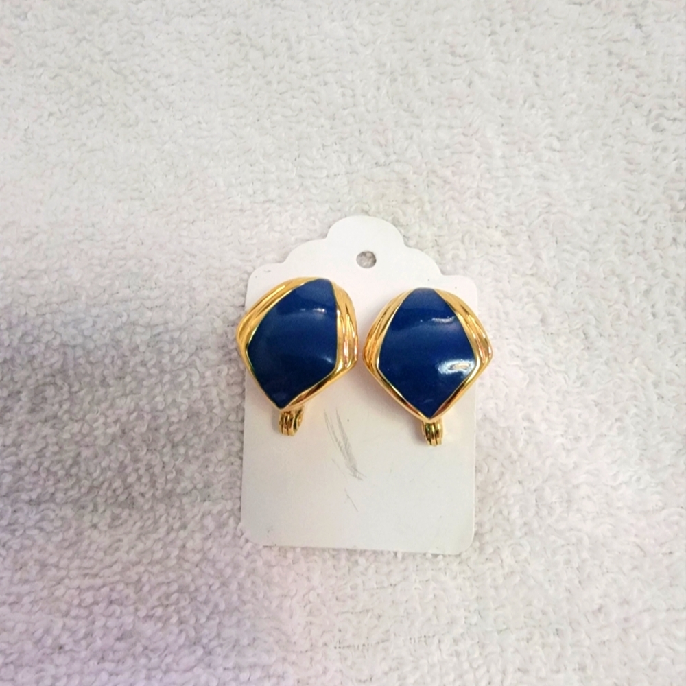 Vintage Monet Clip on Earrings